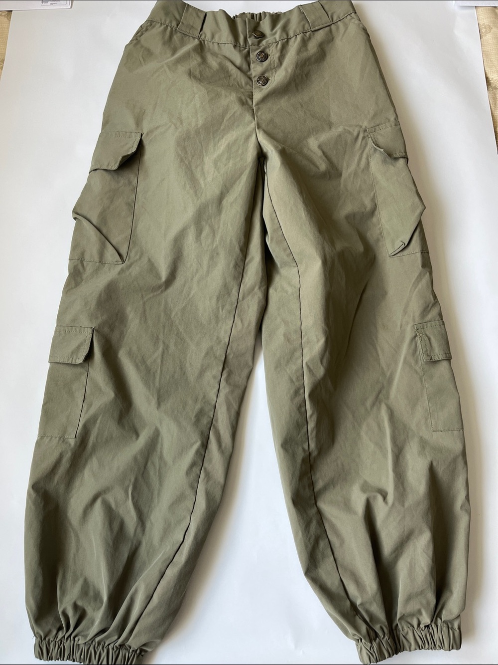 Pre Loved Women’s Olive Green Cargo Pants by “Hengsheng”